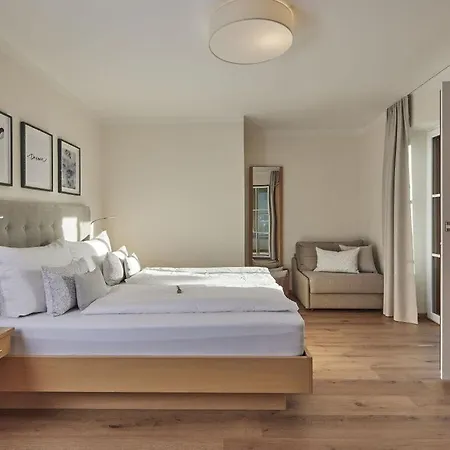 The Neuhaus Apartment *